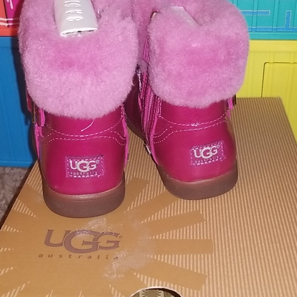 Authentic Ugg Gemma Boots - Picture 2 of 10